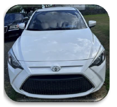 Toyota Yaris Blanco