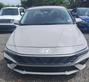 Hyundai Elantra 2025 Gris