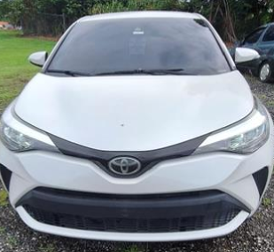 Toyota C-HR LE 2020